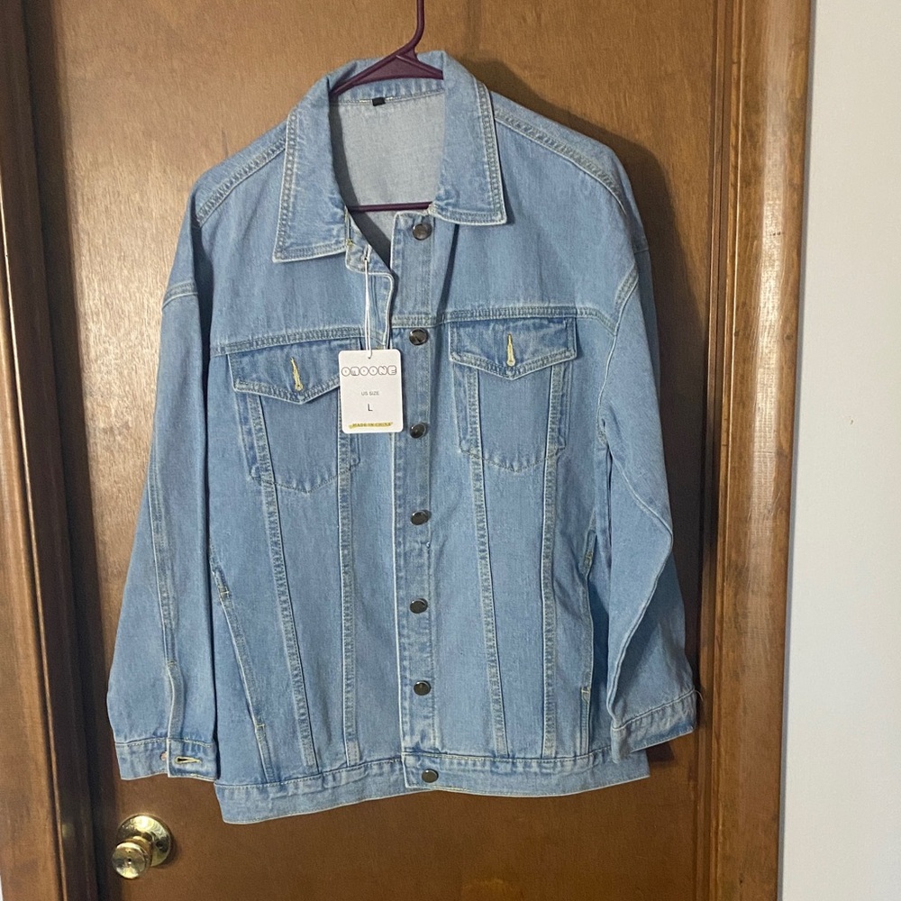 Women’s Light Wash Denim Trucker Jacket by OMOONE – Size L